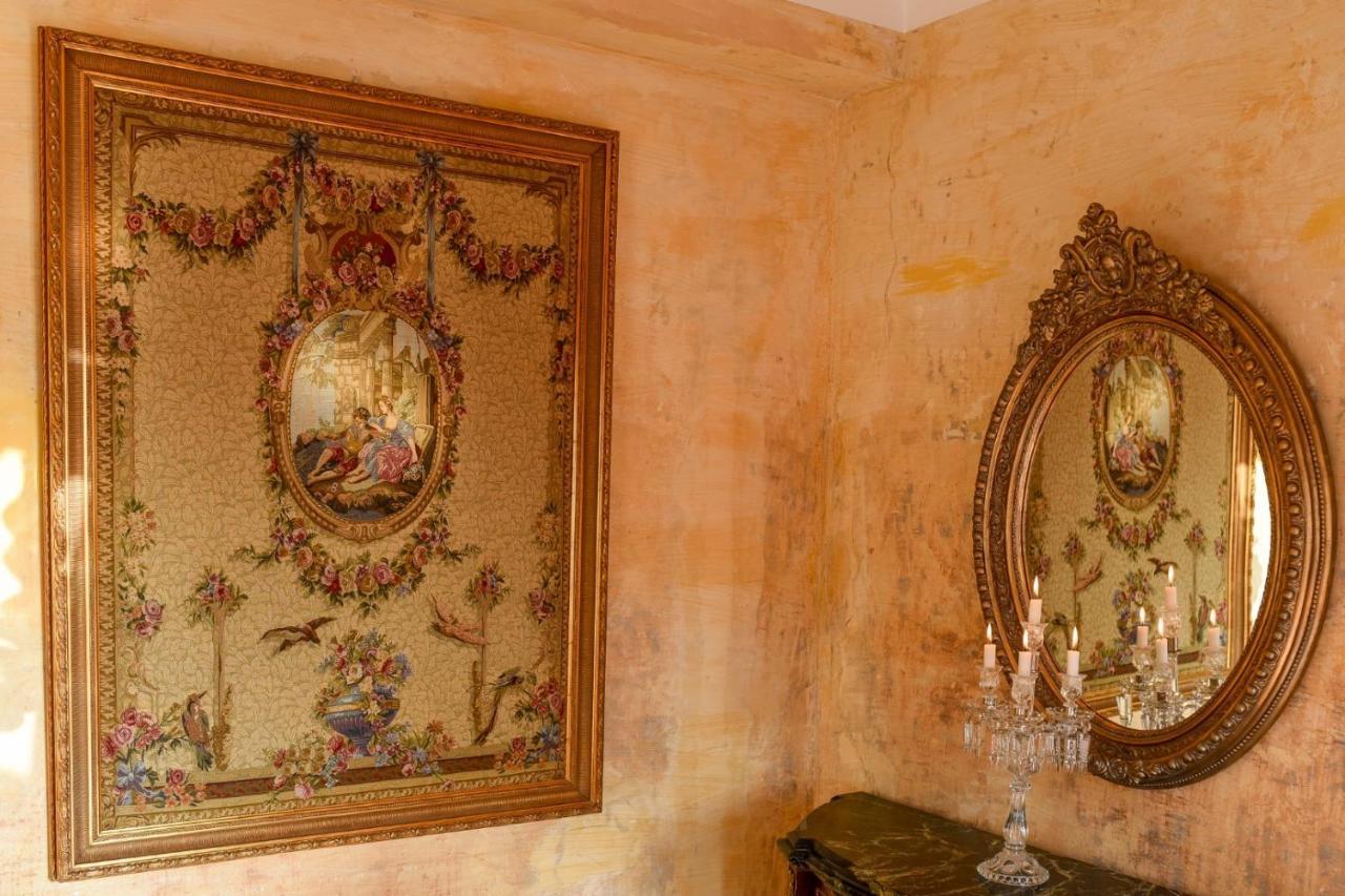 Baroque Splendor: Breathtaking Views & Design Bucharest Exterior photo
