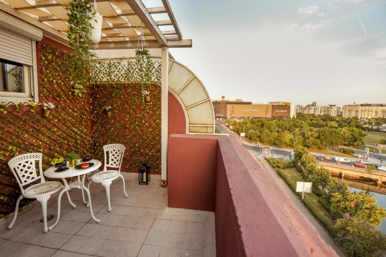 Baroque Splendor: Breathtaking Views & Design Bucharest Exterior photo