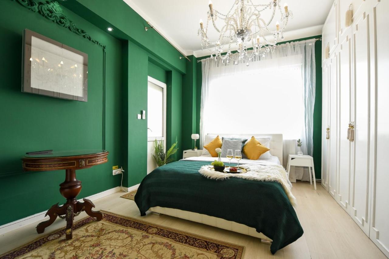Baroque Splendor: Breathtaking Views & Design Bucharest Exterior photo